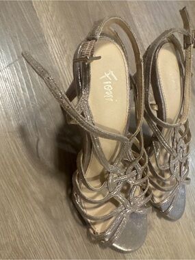 FIONI Clothing Metallic Bronze Strappy High Heels 9